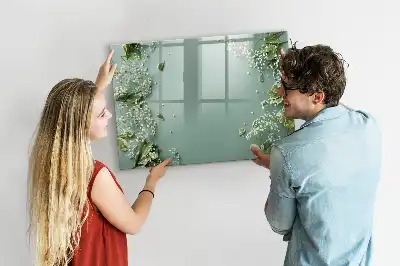 Magnetisk tavla med penna med motiv av subtila blommor