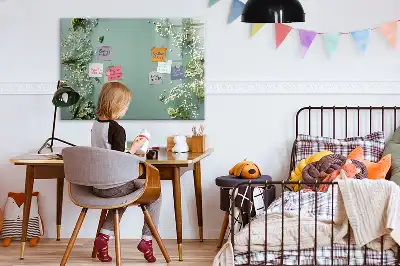 Magnetisk tavla med penna med motiv av subtila blommor