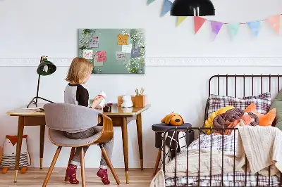 Magnetisk tavla med penna med motiv av subtila blommor