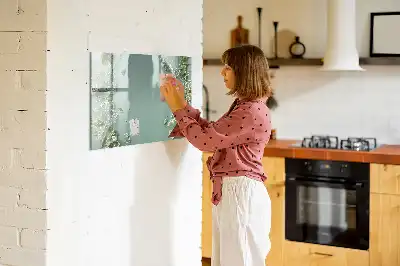 Magnetisk tavla med penna med motiv av subtila blommor