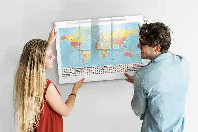 Magnetisk rittavla med motiv av en geografisk världskarta