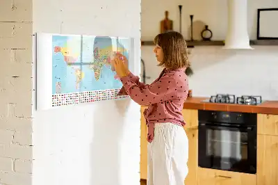 Magnetisk rittavla med motiv av en geografisk världskarta