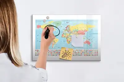 Magnetisk rittavla med motiv av en geografisk världskarta