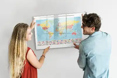 Magnetisk rittavla med motiv av en geografisk världskarta