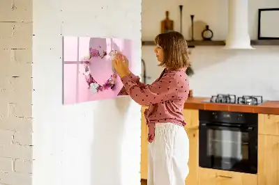 Magnetisk tavla med penna hjärtmotiv med blommor