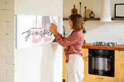 Magnetisk tavla med penna med texten Var dig själv