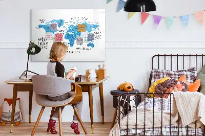 Magnetisk tavla med penna blå karta över jorden