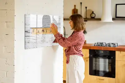 Magnetisk tavla med penna familjemotiv