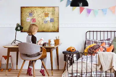Gammal världskarta magnetisk tavla med penna