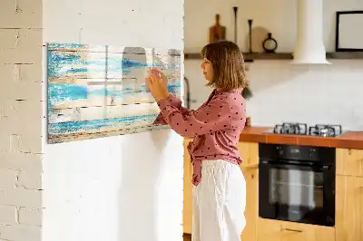 Magnetisk tavla med penna i repat trä