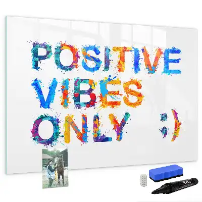 Magnetisk tavla med penna med motiv av ett positivt citat