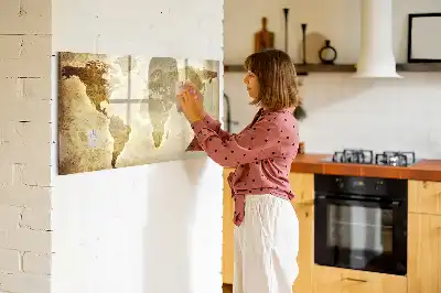 Magnetisk rittavla med motiv av gammal världskarta