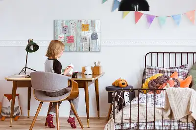 Magnetisk rittavla i pastellfärgat trä