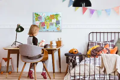 Kulturell världskarta magnetisk tavla med penna