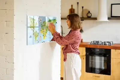 Kulturell världskarta magnetisk tavla med penna