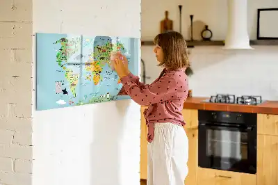 Magnetisk rittavla med motiv av världskarta och djur