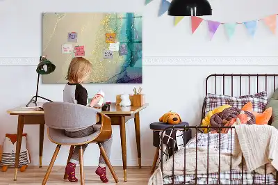 Magnetisk rittavla i färgstarkt marmormönster