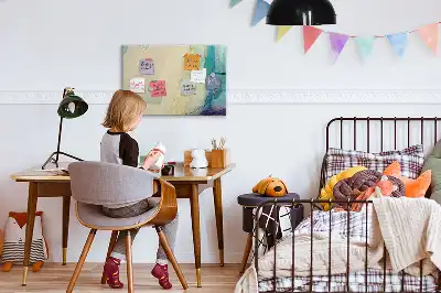 Magnetisk rittavla i färgstarkt marmormönster