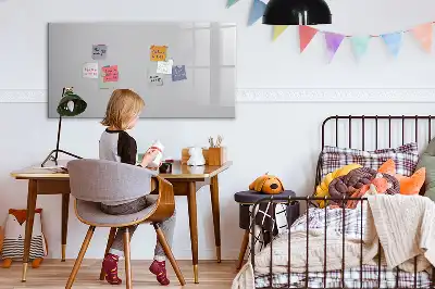 Magnetisk tavla med penna ljusgrå