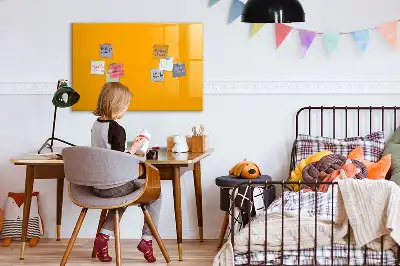 Magnetisk rittavla i guldgul färg