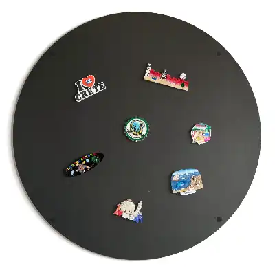 Magnettavla i metall rund och svart