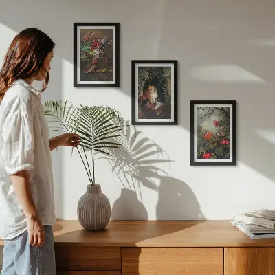 Tavelvägg med 3 tavlor med motiv av vintageblommor, katter och växter i naturen