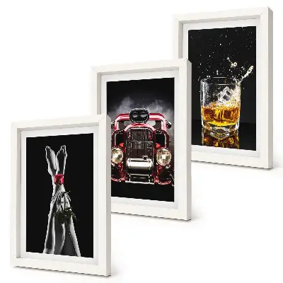 Triptyk med ram motiv med kvinnliga ben, en ros, en gammal bil och ett glas whisky