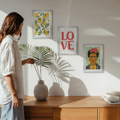 Triptyk tavla med ram Citroner med inskriptionen LOVE målat porträtt av Frida Kahlo