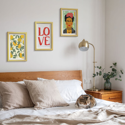 Triptyk tavla med ram Citroner med inskriptionen LOVE målat porträtt av Frida Kahlo