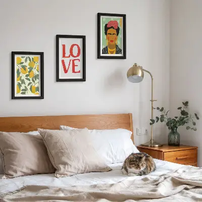 Triptyk med citröner och Frida Kahlo-porträtt tavla med ram och inskriptionen LOVE