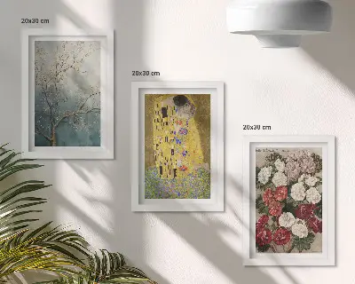 Tavelvägg med 3 tavlor med motiv av blommor och träd i Gustav Klimts stil