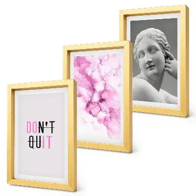 Triptyk med ram akvarellmålning med abstrakt motiv av antik skulptur och inspirerande citat