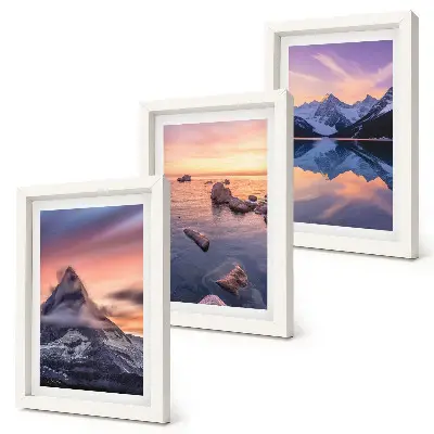 Triptyk med landskap tavla med ram föreställande berg, sjöar och solnedgångar