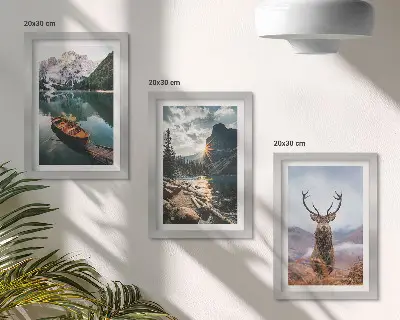 Triptyk tavla med ram bergsjömotiv med båt, solnedgång och hjort i naturen