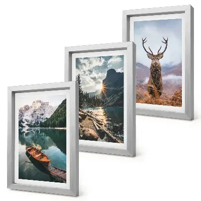 Triptyk tavla med ram bergsjömotiv med båt, solnedgång och hjort i naturen