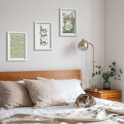Tavelvägg med 3 tavlor Gröna blad, inskriptioner och exotiska växter i arkitekturen