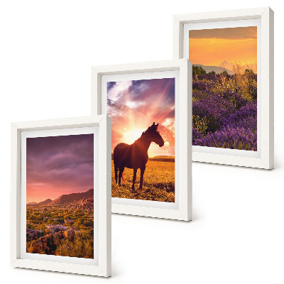 Triptyk tavla med ram Bergslandskap med hästar och lavendelfält