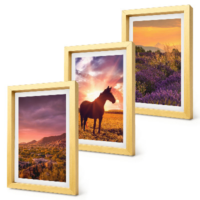 Triptyk tavla med ram Bergslandskap med hästar och lavendelfält