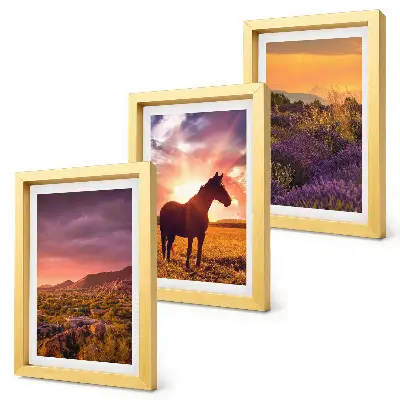 Triptyk med bergslandskap, hästar och lavendelfält tavla med ram