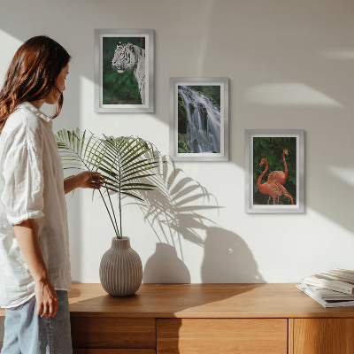 Triptyk tavla med ram Tigervattenfall och rosa flamingos i naturen