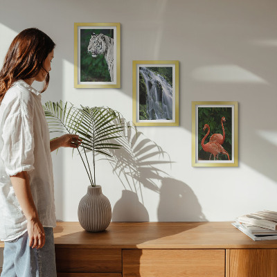 Triptyk tavla med ram Tigervattenfall och rosa flamingos i naturen
