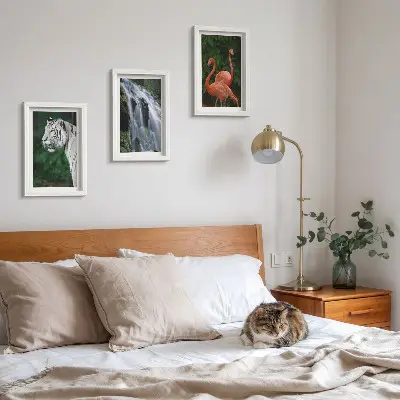 Triptyk tavla med ram med motiv av tigervattenfall och rosa flamingos i naturen