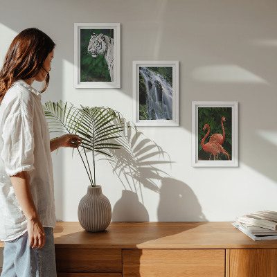 Triptyk tavla med ram Tigervattenfall och rosa flamingos i naturen