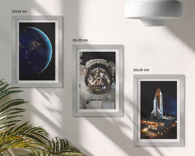 Tavelvägg med 3 tavlor Rymdvyer med jorden, astronaut och raket