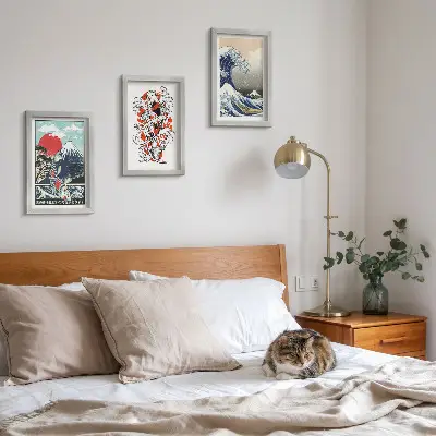 Triptyk med ram tavlor med motiv av fiskberg och den stora vågen utanför Kanagawa i japansk stil