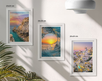 Triptyk tavla med ram Utsikt över havet, vågorna och vita husen på Santorini, Grekland