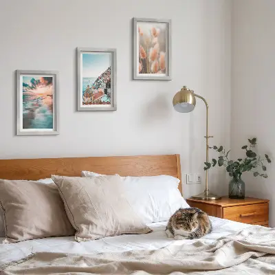 Posterpaket havsutsikt med solnedgång, färgglada hus och blommor
