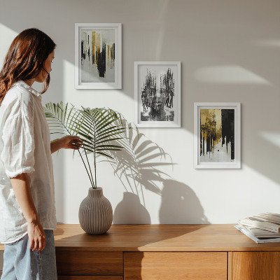 Triptyk tavla med ram Kontraster mellan abstraktioner och porträtt och arkitektur