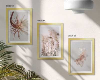 Posterpaket Blommor och gräs mot en ljus bakgrund i en harmonisk uppsättning