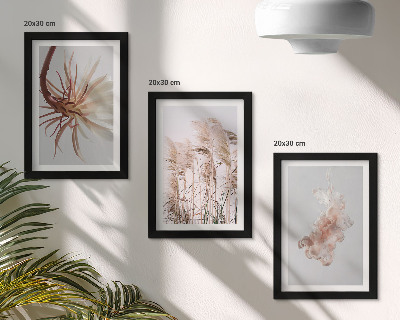 Posterpaket Blommor och gräs mot en ljus bakgrund i en harmonisk uppsättning